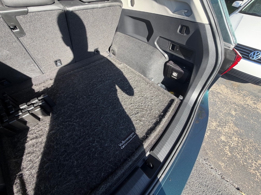 Additional photo of vehicle.