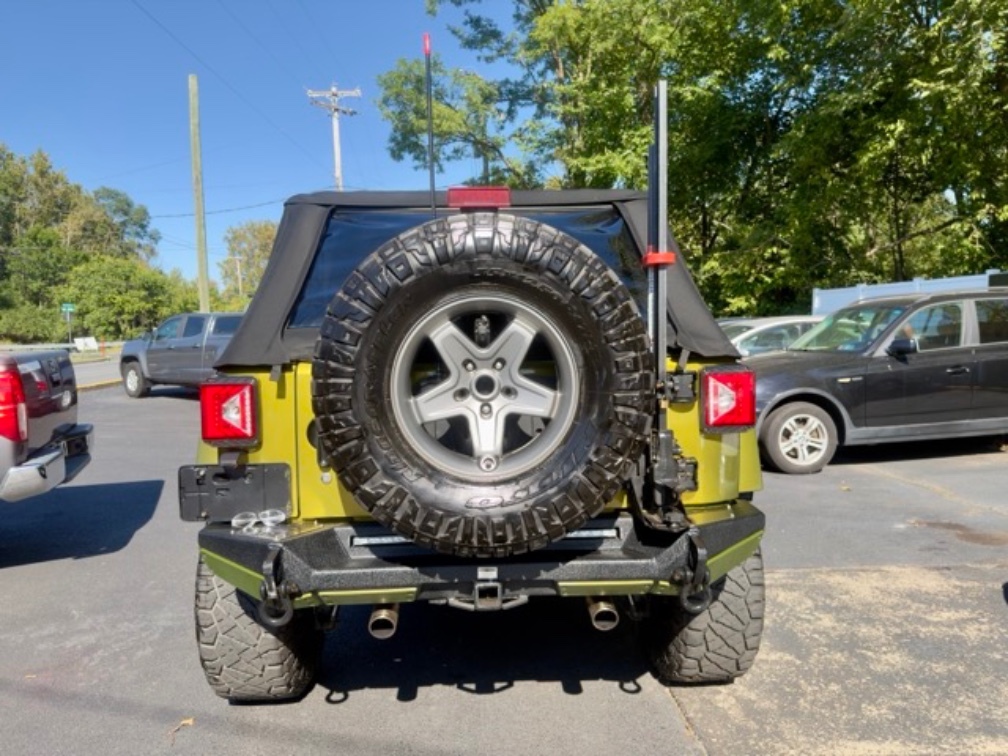 Additional photo of vehicle.