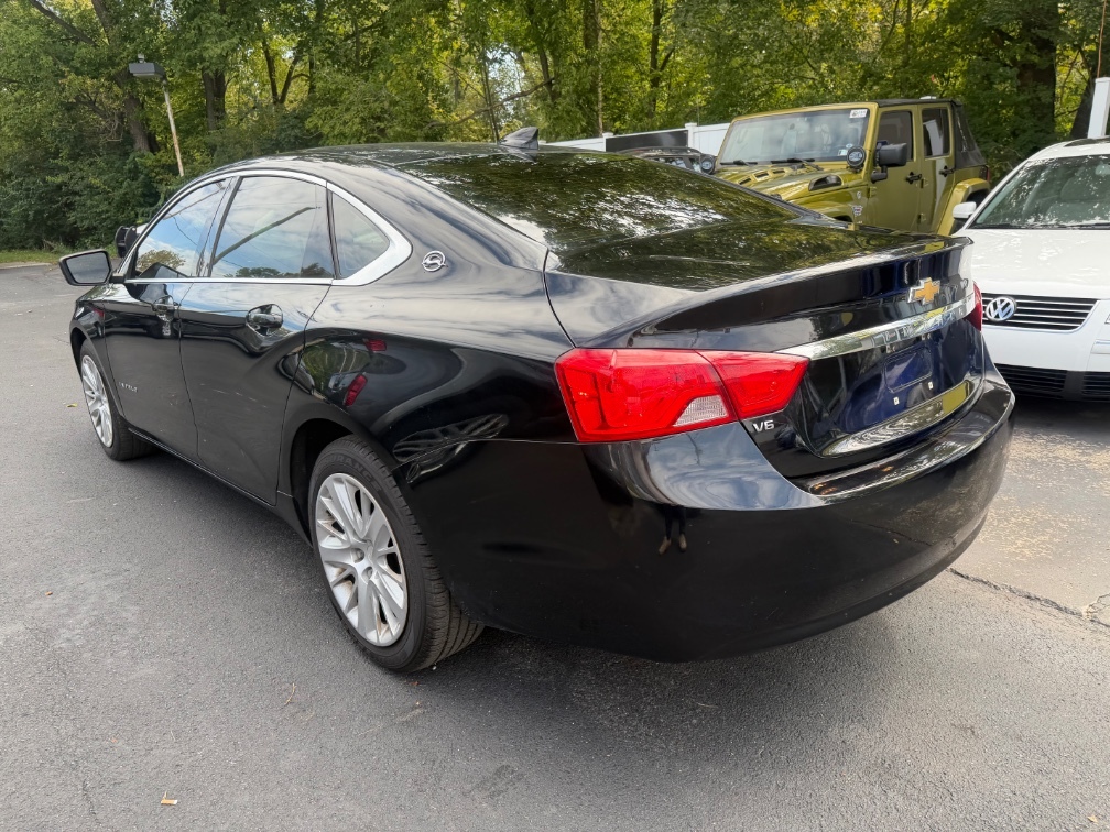 Additional photo of vehicle.