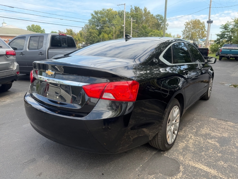 Additional photo of vehicle.