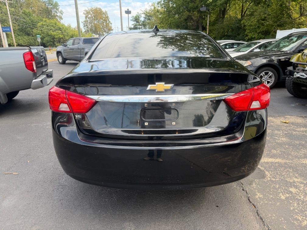 Additional photo of vehicle.