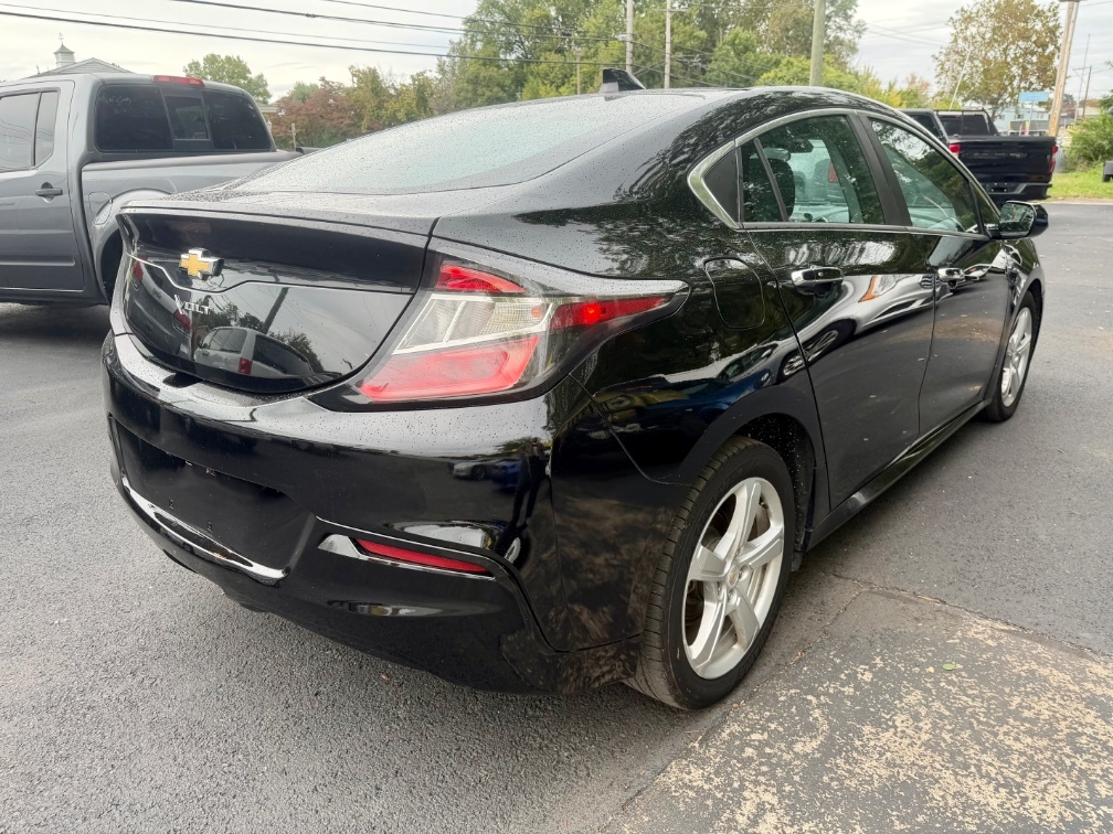 Additional photo of vehicle.