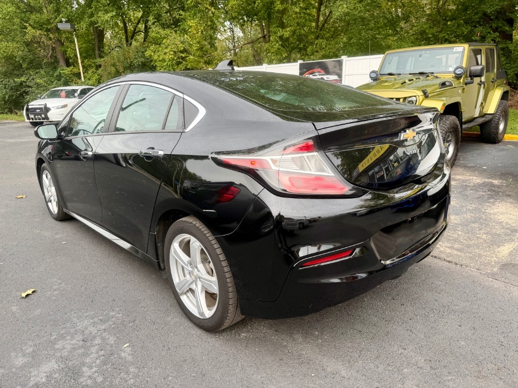 Additional photo of vehicle.