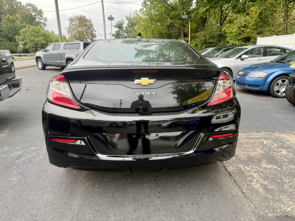 Additional photo of vehicle.