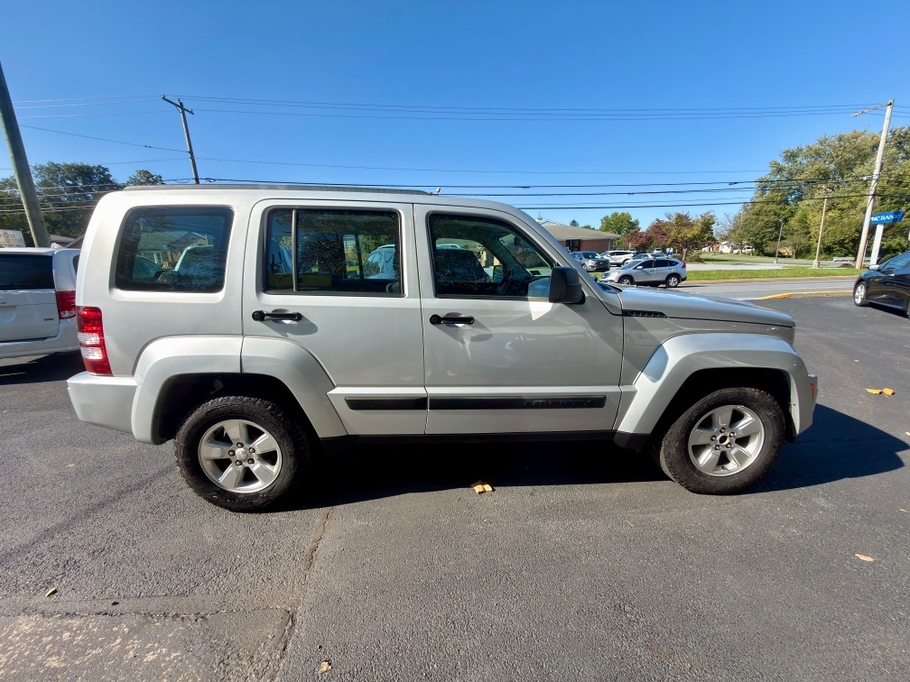 Additional photo of vehicle.