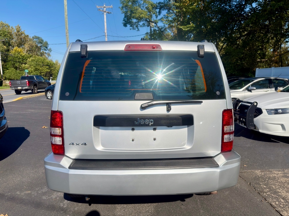 Additional photo of vehicle.