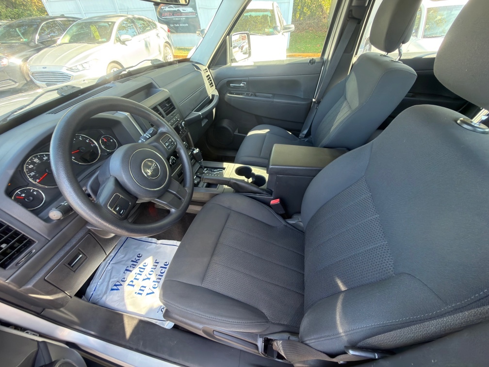 Additional photo of vehicle.