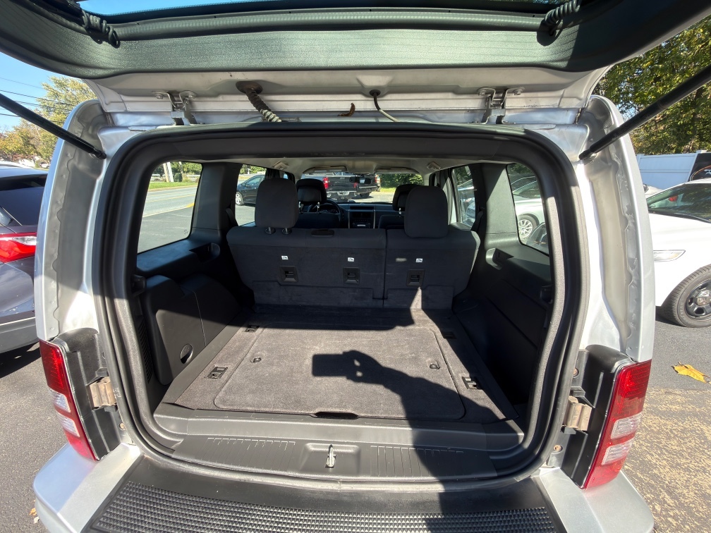 Additional photo of vehicle.