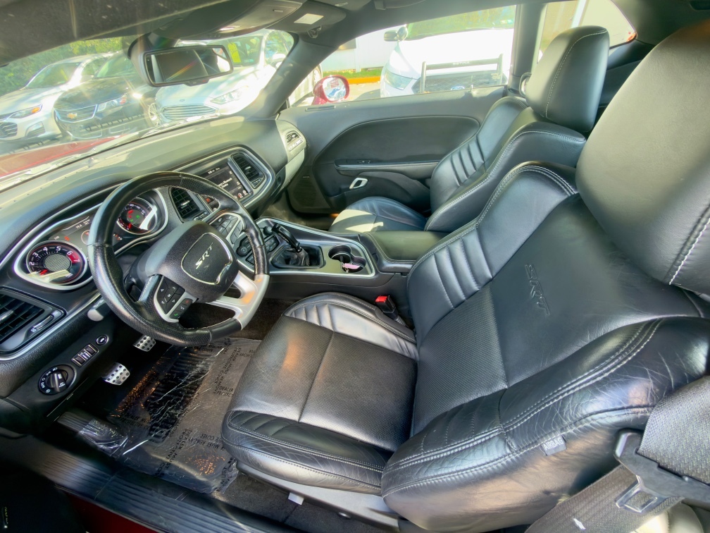 Additional photo of vehicle.