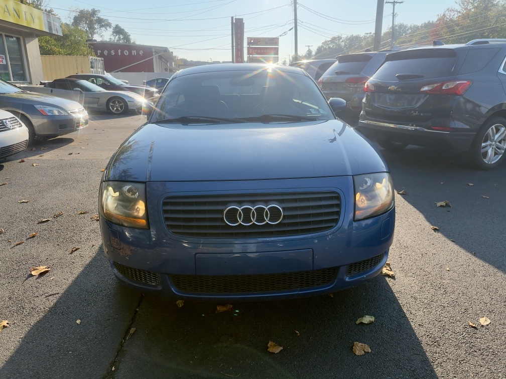 Additional photo of vehicle.