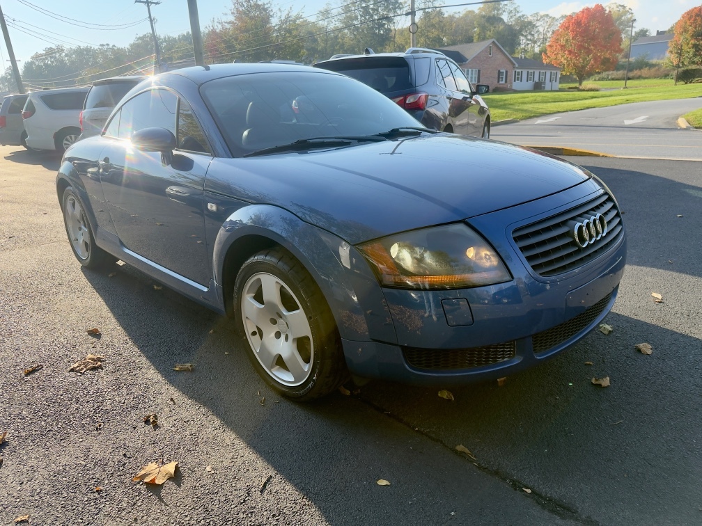 Additional photo of vehicle.