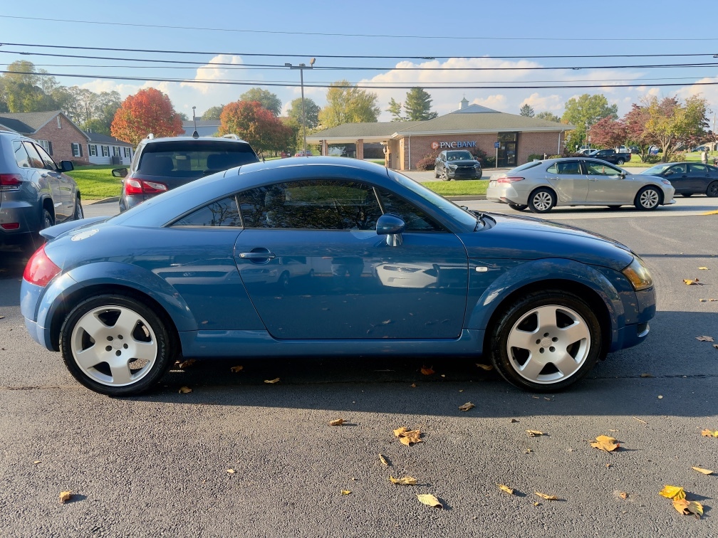Additional photo of vehicle.