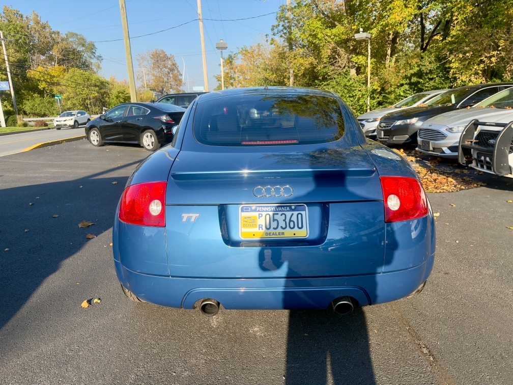 Additional photo of vehicle.