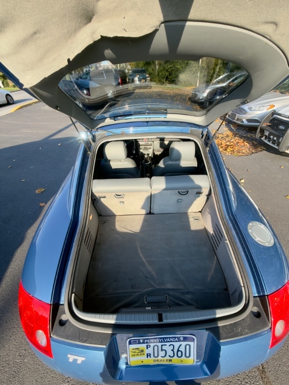 Additional photo of vehicle.