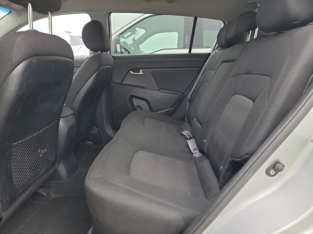 Additional photo of vehicle.