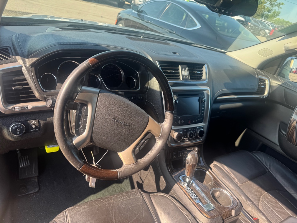 Additional photo of vehicle.