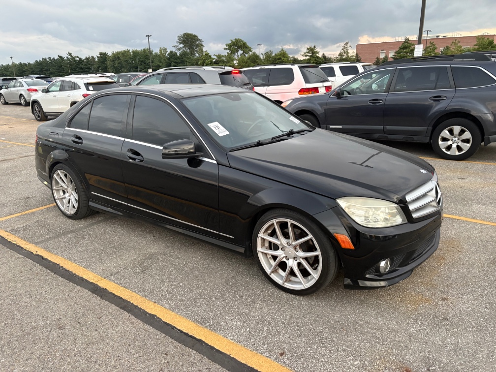 Additional photo of vehicle.