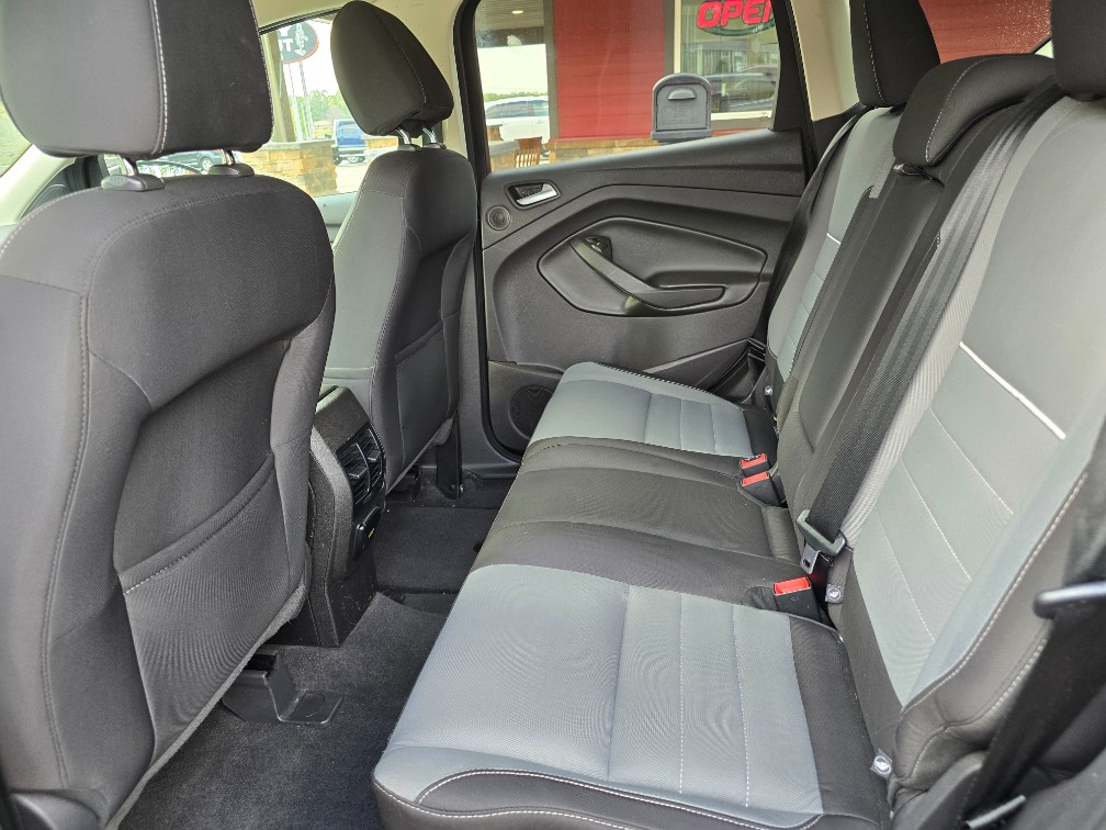 Additional photo of vehicle.