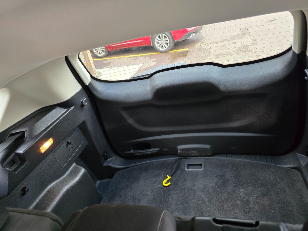 Additional photo of vehicle.