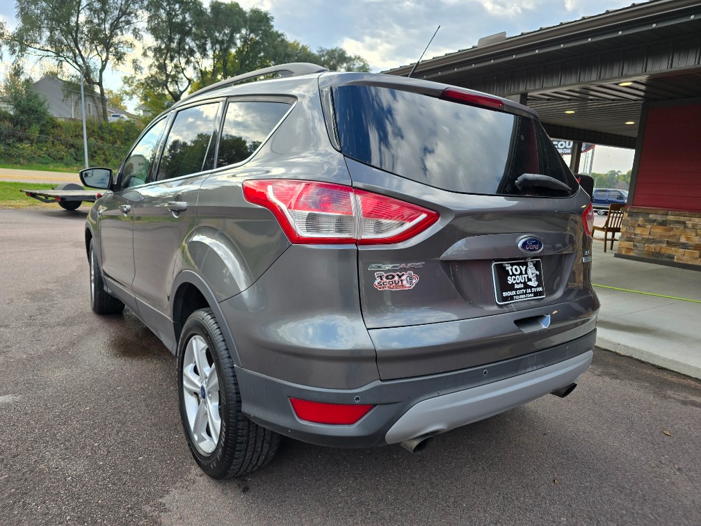 Additional photo of vehicle.