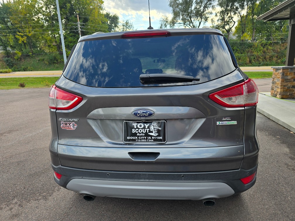 Additional photo of vehicle.