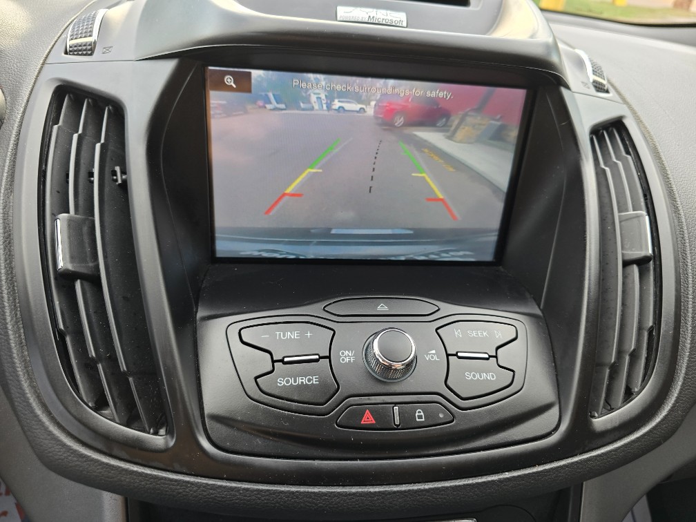 Additional photo of vehicle.