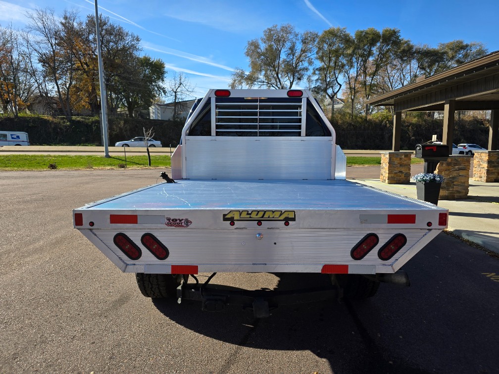 Additional photo of vehicle.