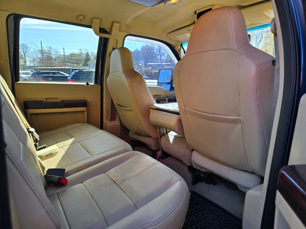 Additional photo of vehicle.