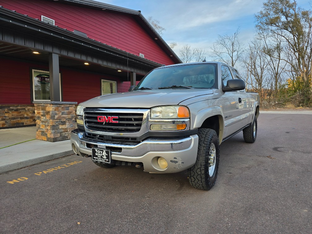 2004 GMC Sierra 2500HD's photo