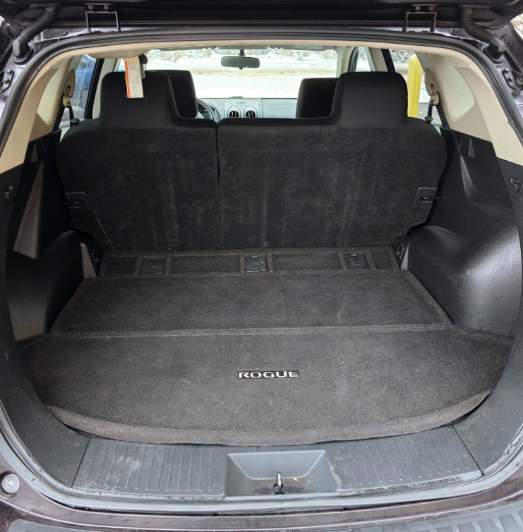 Additional photo of vehicle.