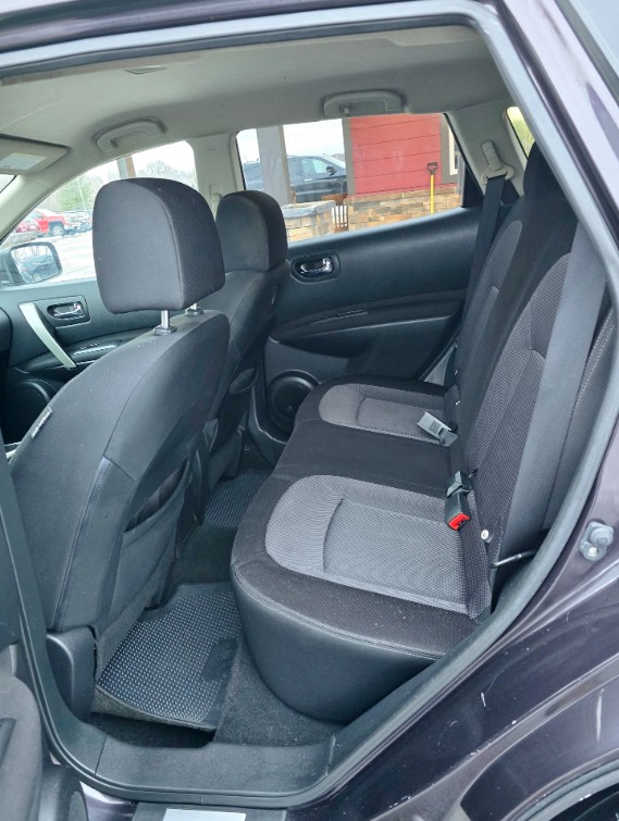 Additional photo of vehicle.