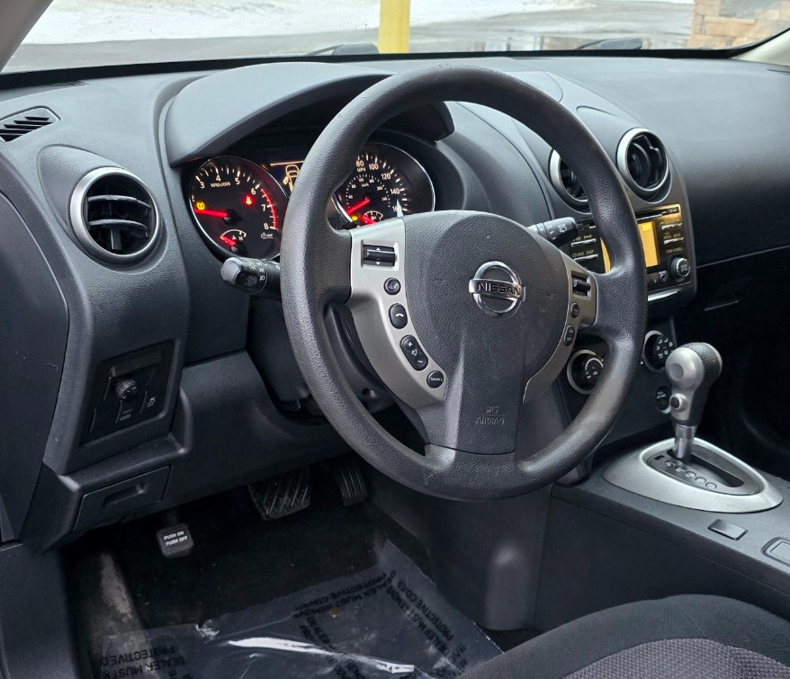 Additional photo of vehicle.