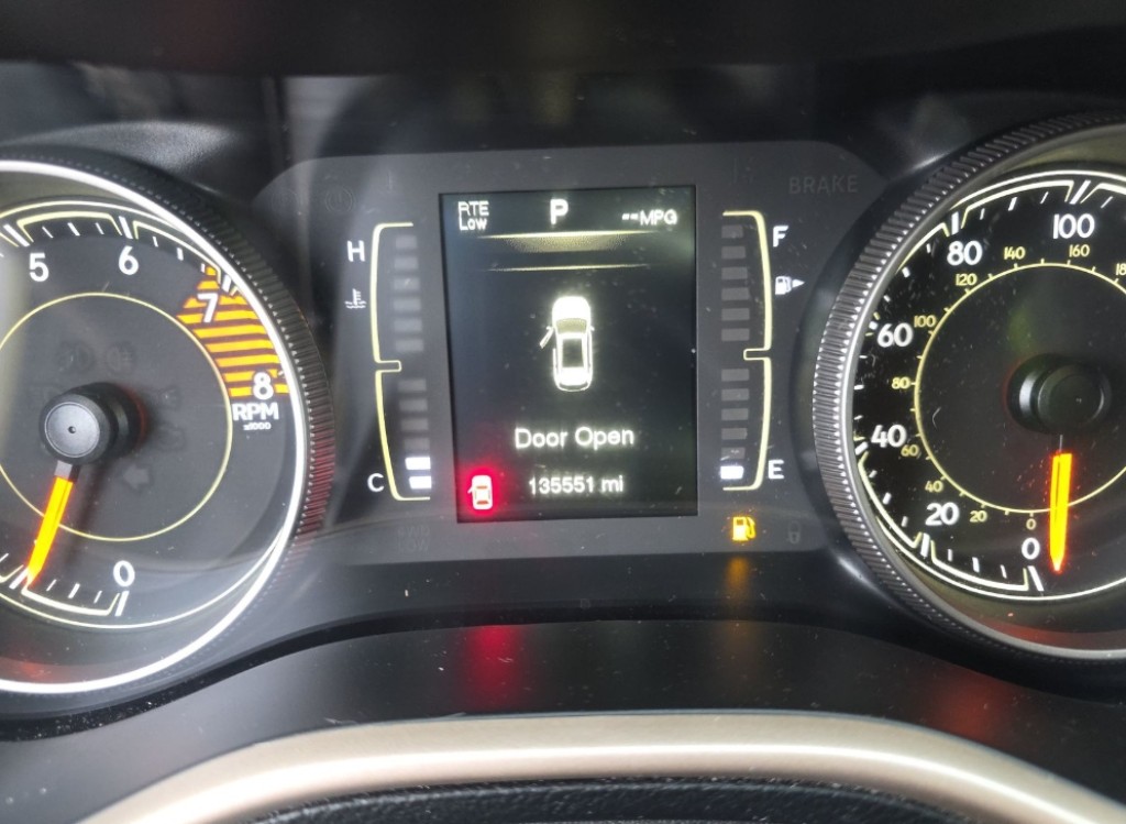 2017 Jeep Cherokee 75th Anniversary - Photo 10