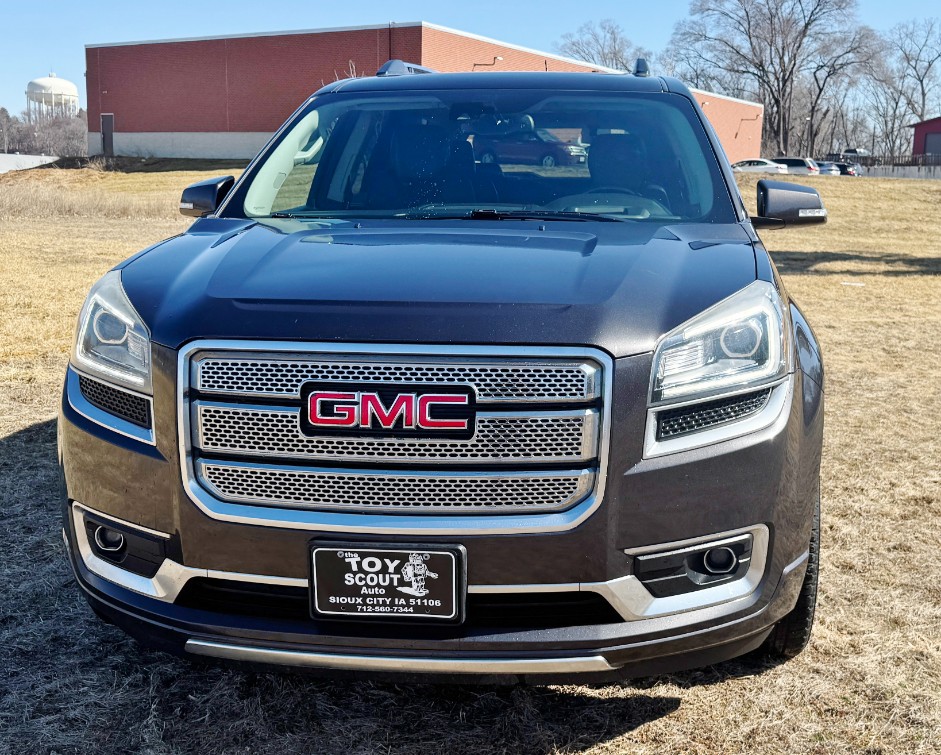 Additional photo of vehicle.