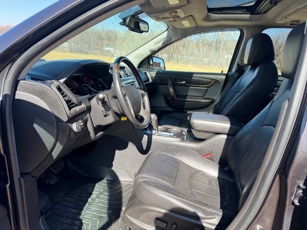 Additional photo of vehicle.