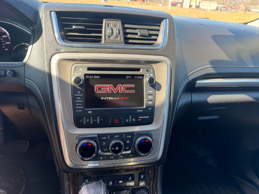 Additional photo of vehicle.