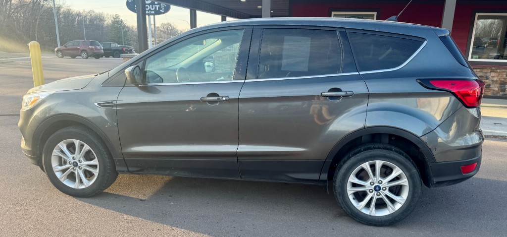 Main photo of 2019 FORD ESCAPE       