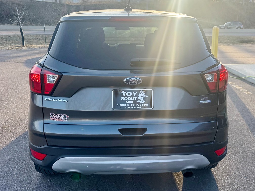 Additional photo of vehicle.