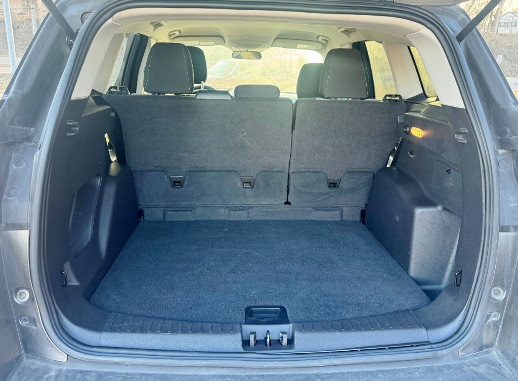 Additional photo of vehicle.