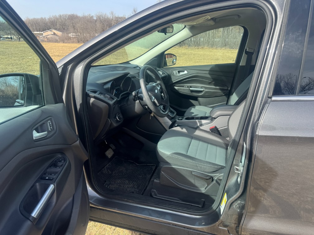 Additional photo of vehicle.