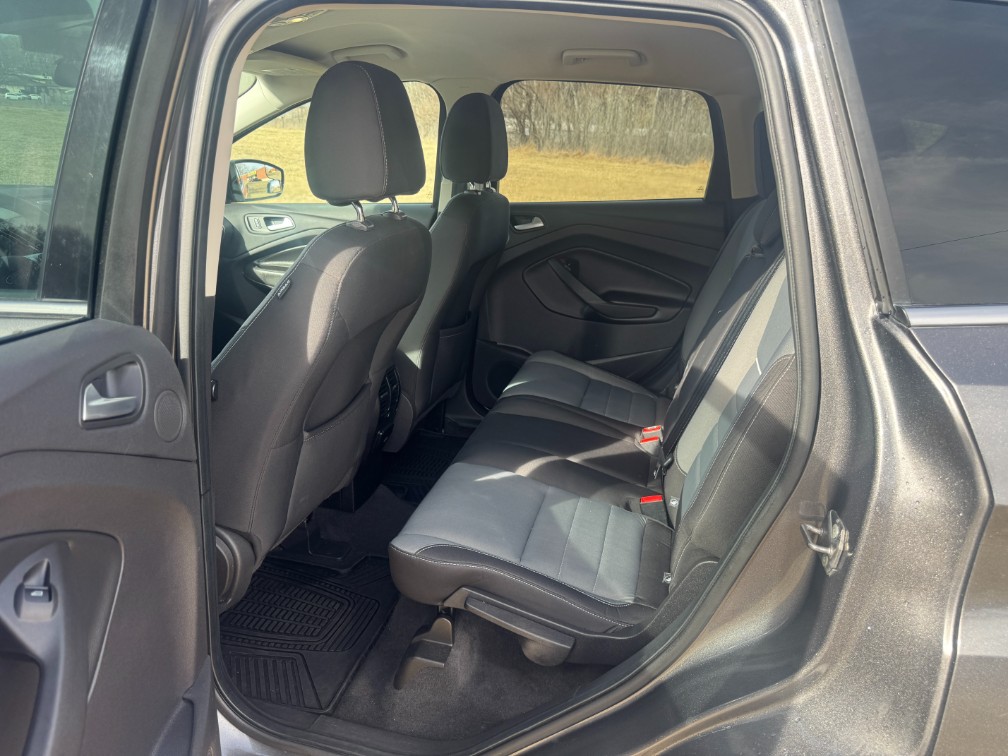 Additional photo of vehicle.