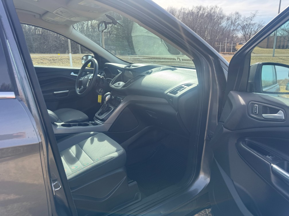 Additional photo of vehicle.