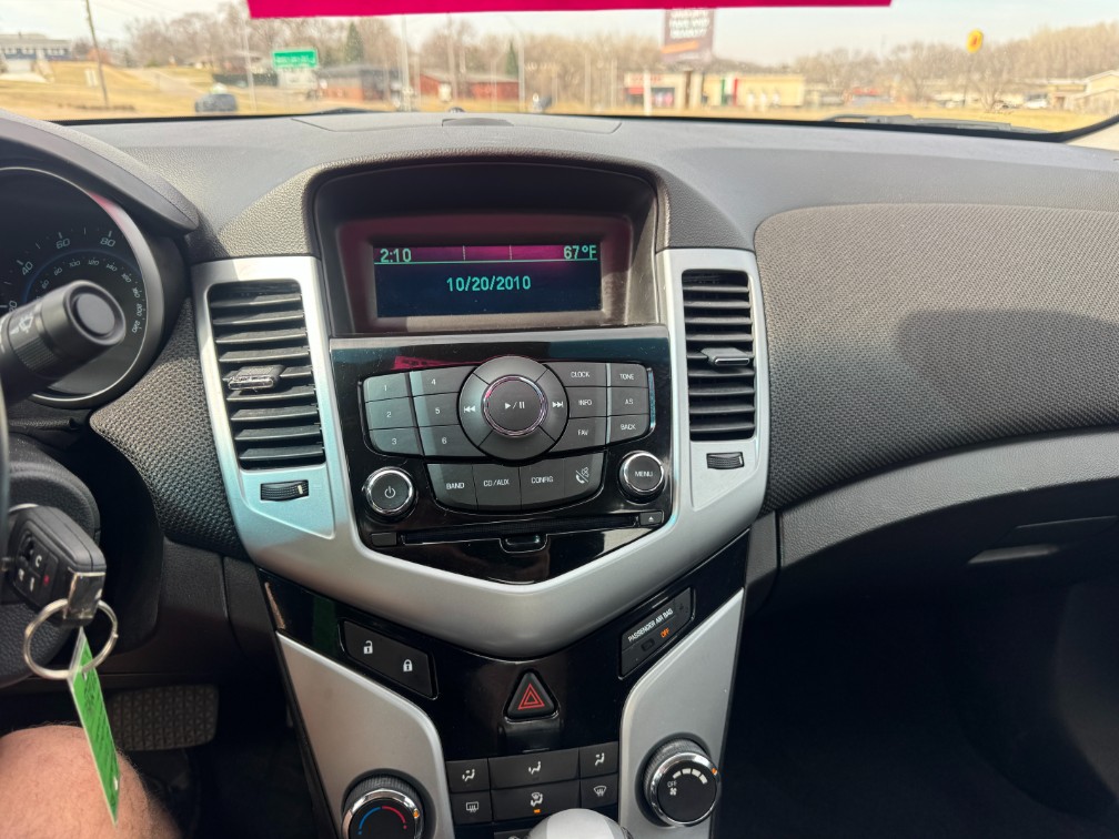 Additional photo of vehicle.