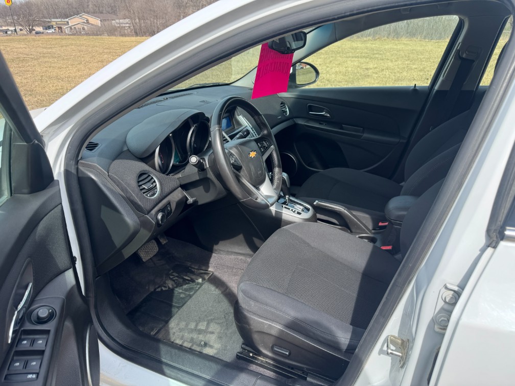 Additional photo of vehicle.