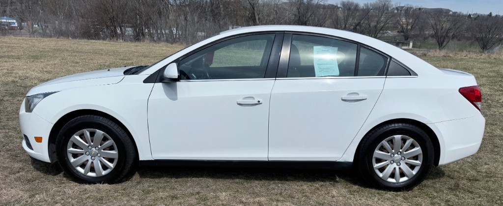 Additional photo of vehicle.