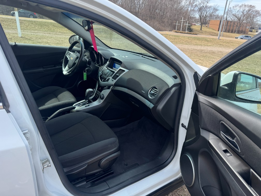 Additional photo of vehicle.