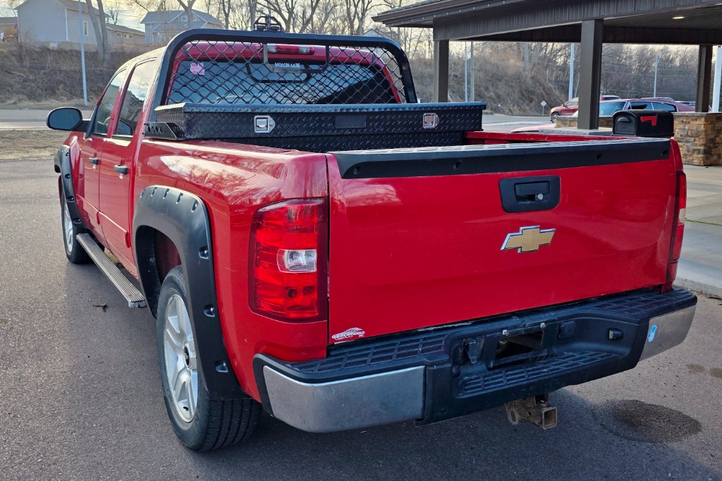 Additional photo of vehicle.