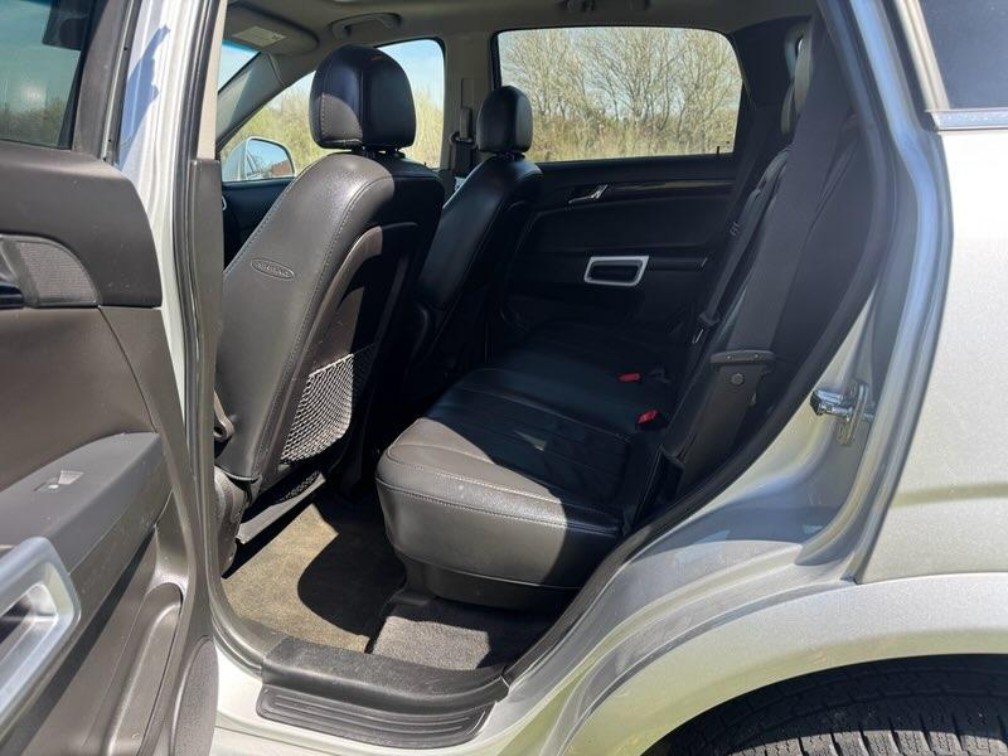 Additional photo of vehicle.
