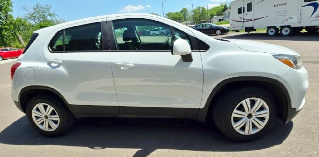 Additional photo of vehicle.