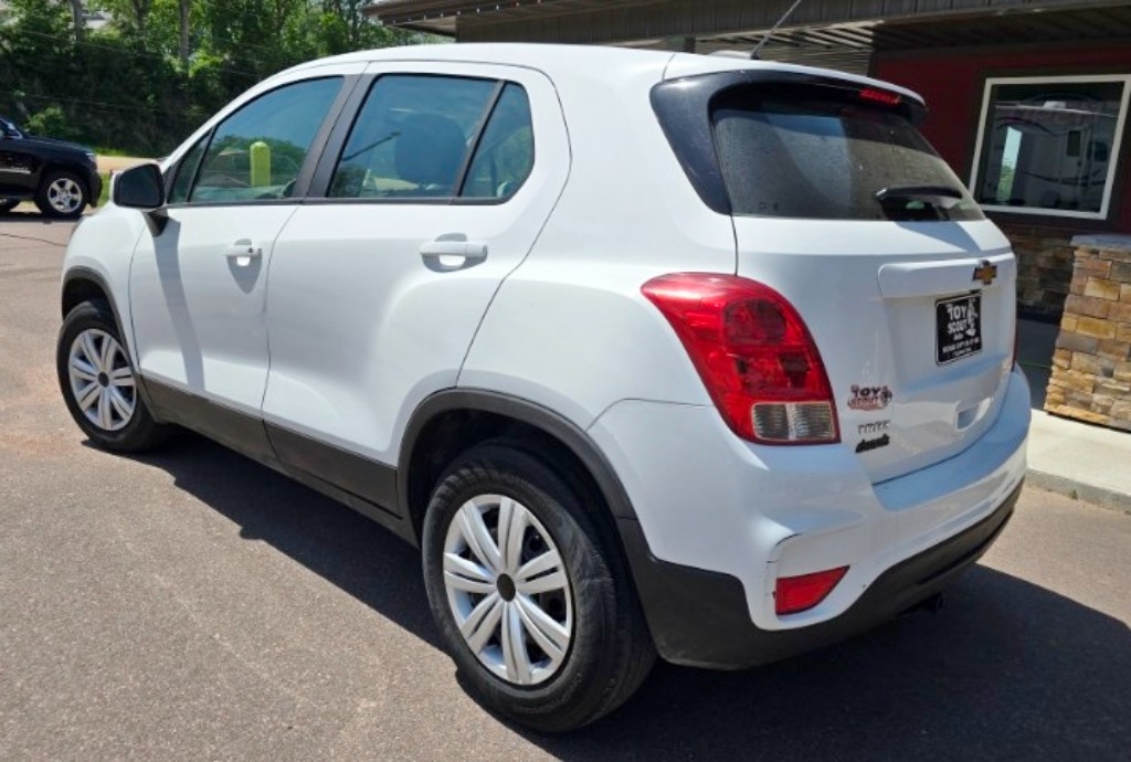 Additional photo of vehicle.